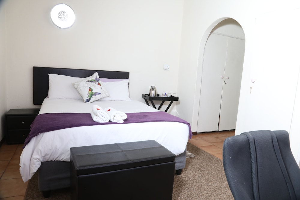 Comfort Room (Purple Room) photo 3