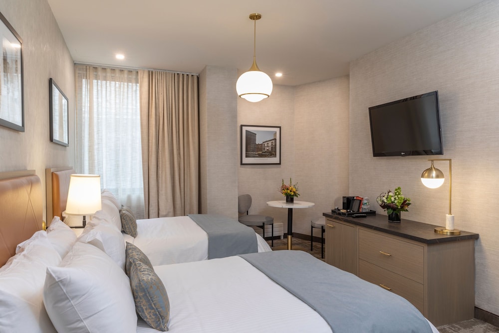 Deluxe Room, 2 Full Beds