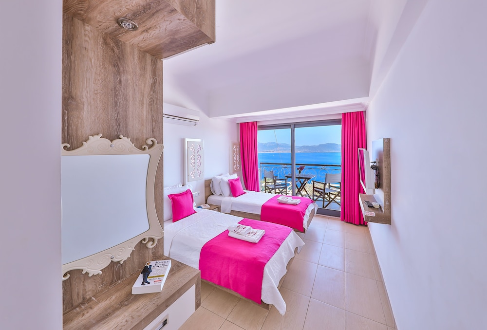 Twin Room, Balcony, Sea View photo 1