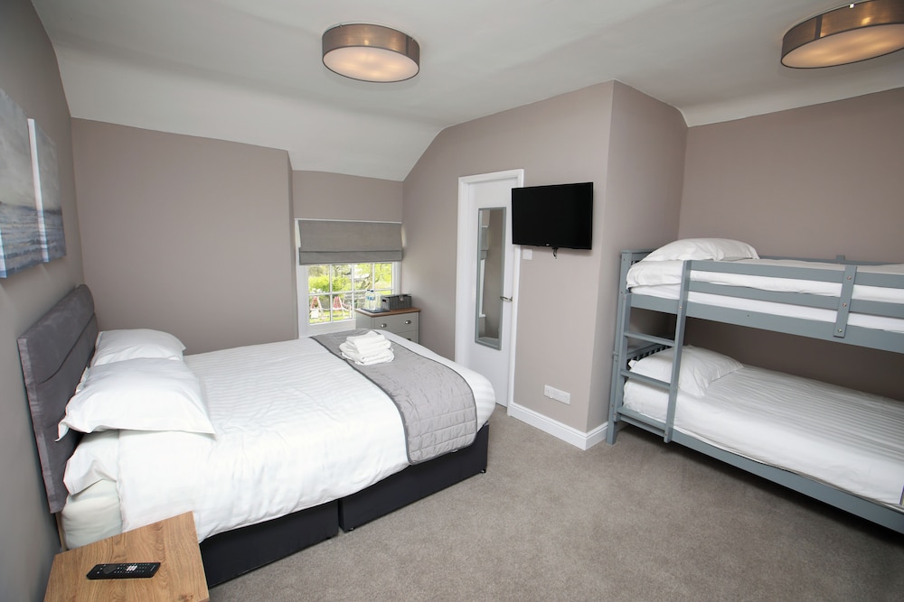 Family Quadruple Room, Multiple Beds