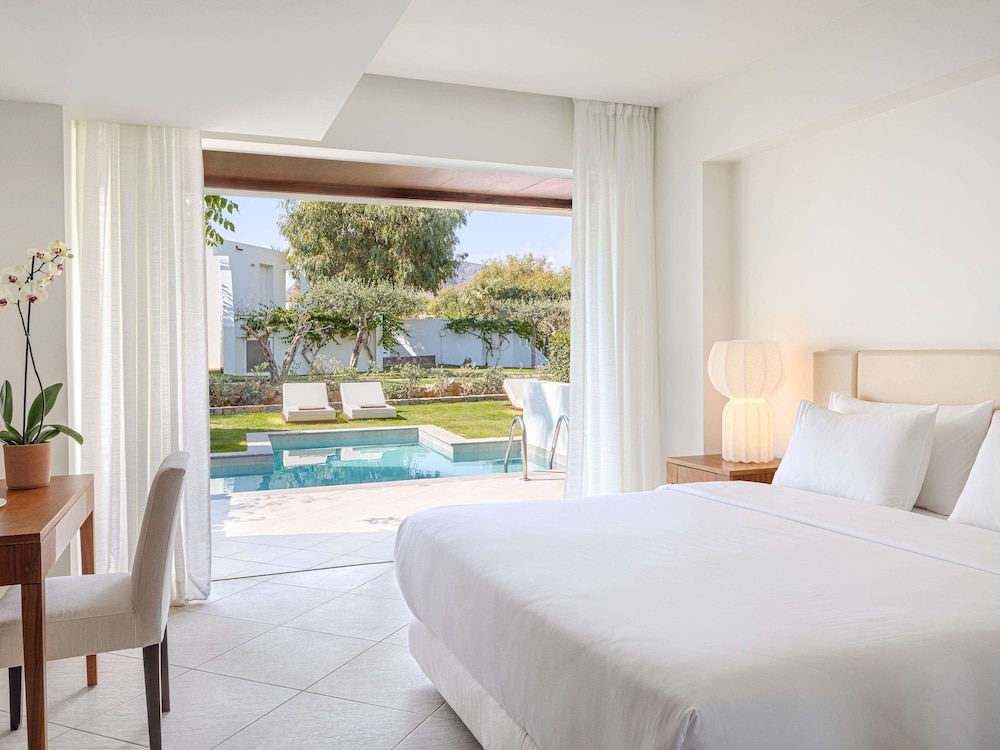 Swim up 2- bedroom suite