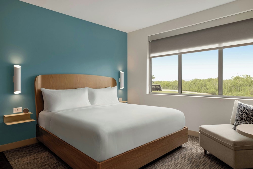 Standard Room, 1 King Bed (Hearing Accessible)