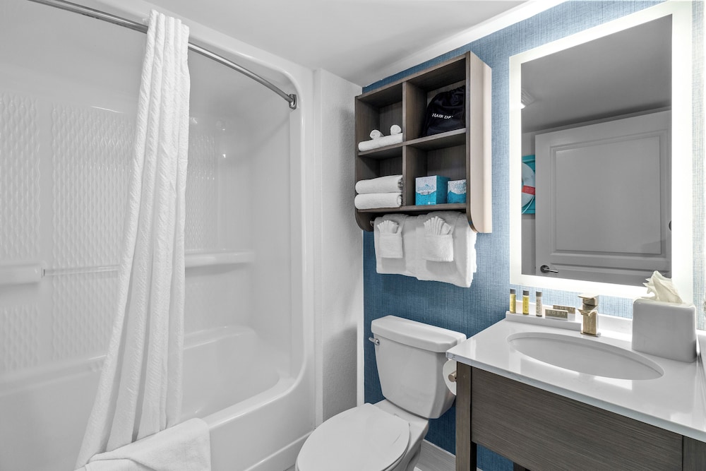 Mariner Ocean View Deluxe Two Bedroom Condo - Photo 15