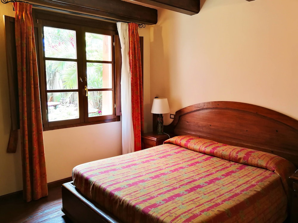Double Room - Photo 10