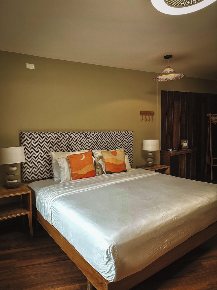 Standard Double Room, 1 King Bed photo 2