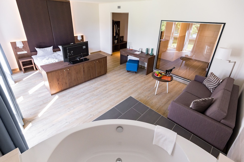 Comfort Suite photo 1