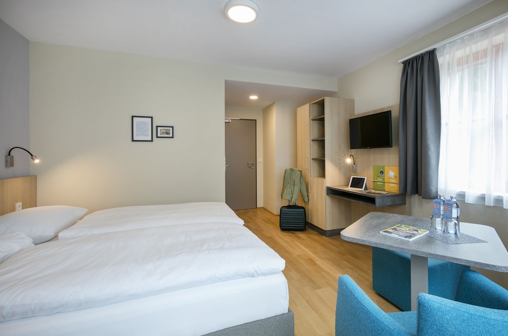 Double Room - Photo 5