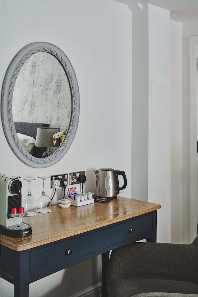 Superior Double or Twin Room, Ensuite (Ground Floor) photo 2