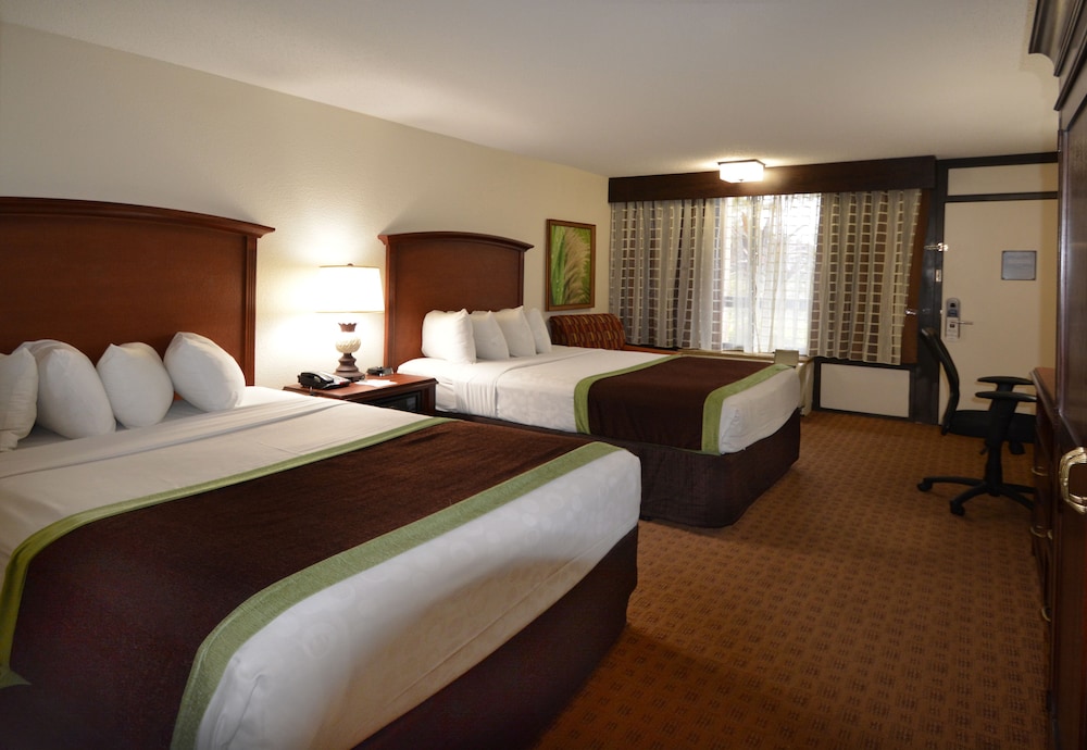 Deluxe Room, 2 Double Beds, Non Smoking