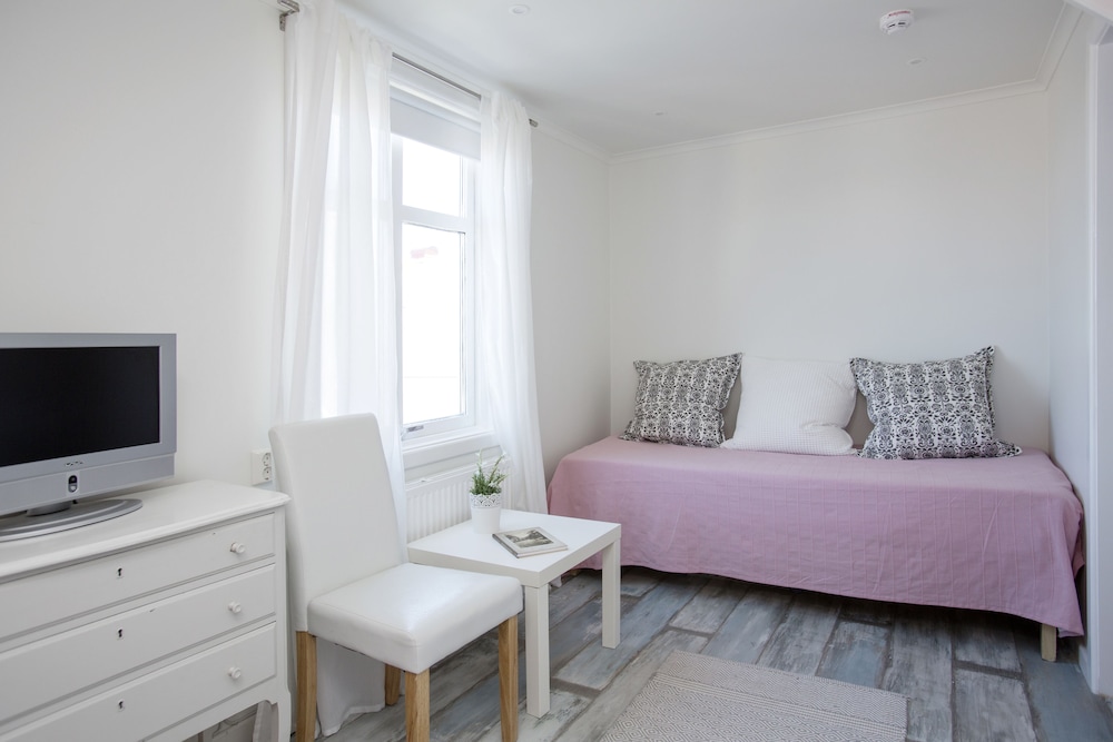 Basic Twin Room, Shared Bathroom, Sea View (8) photo 3