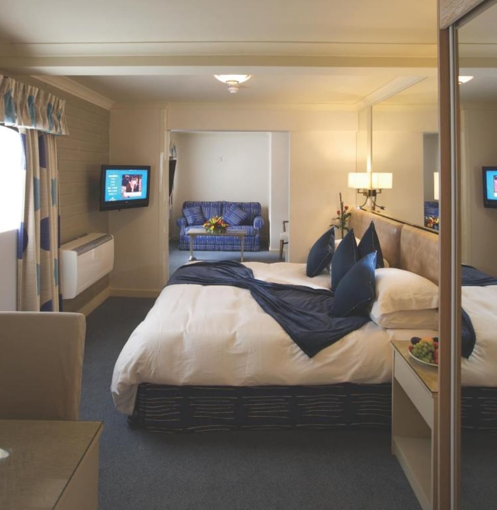 Superior Double with Seaviews & Balcony photo 1