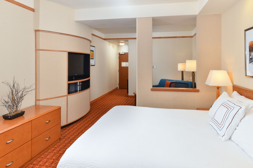Executive Suite, 1 King Bed with Sofa bed - Photo 3