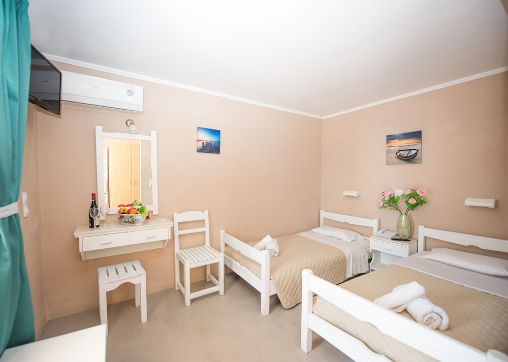 Standard Double Room Single Use, Pool View - Photo 8
