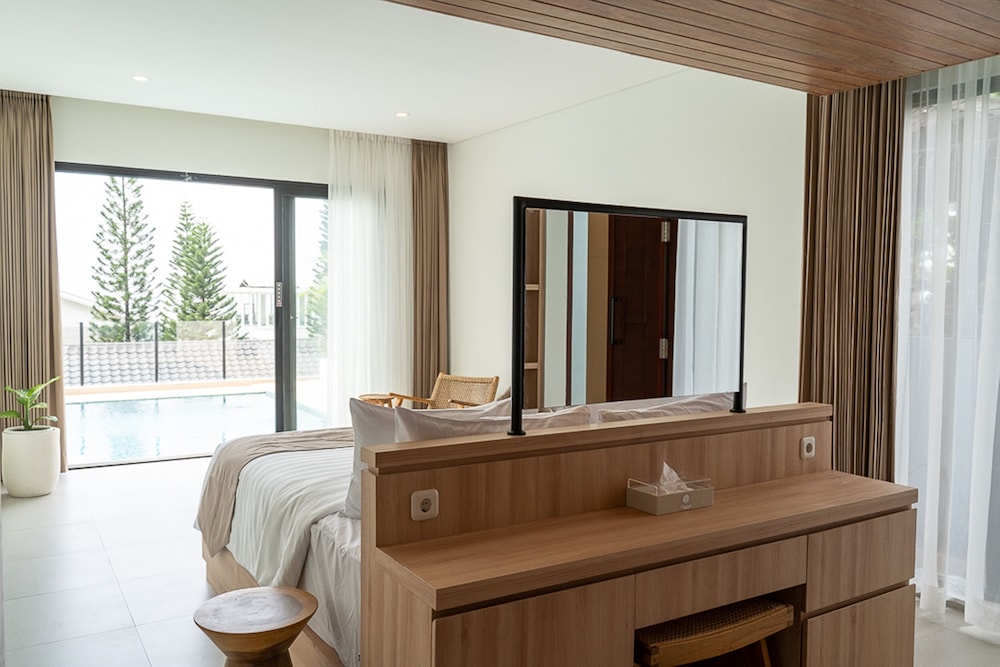 Luxury Villa photo 2