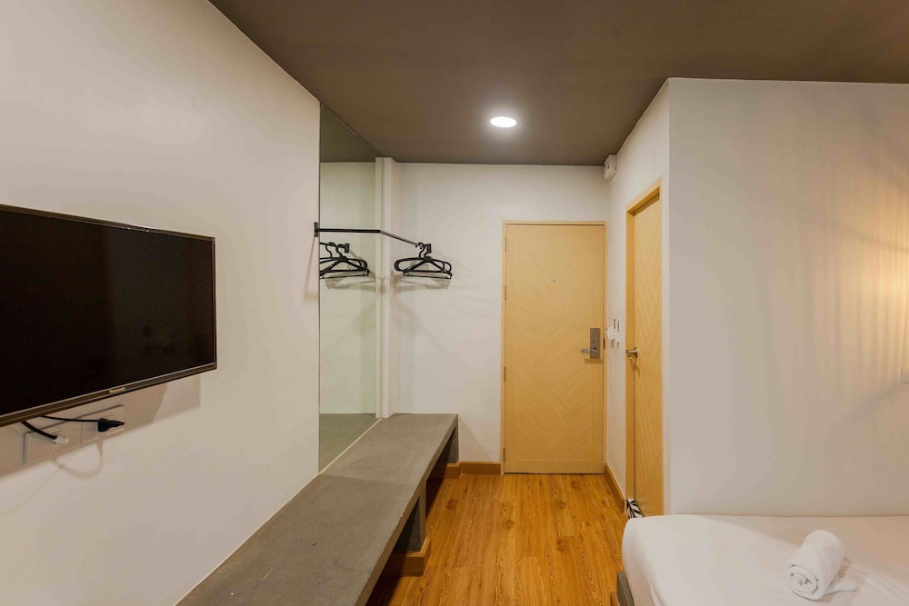Twin Room, Non Smoking photo 2