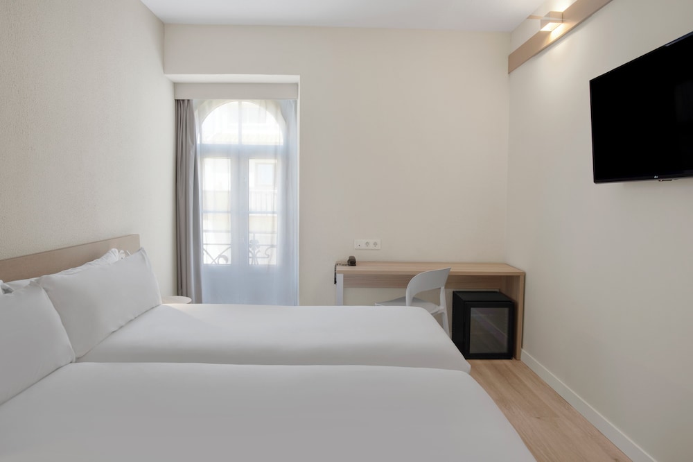 Twin Room - Photo 2