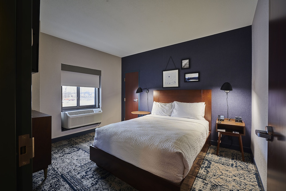 Room, 1 King Bed - Photo 2