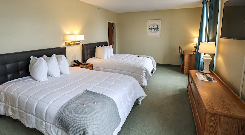 Standard Double Room, 2 Queen Beds photo 2