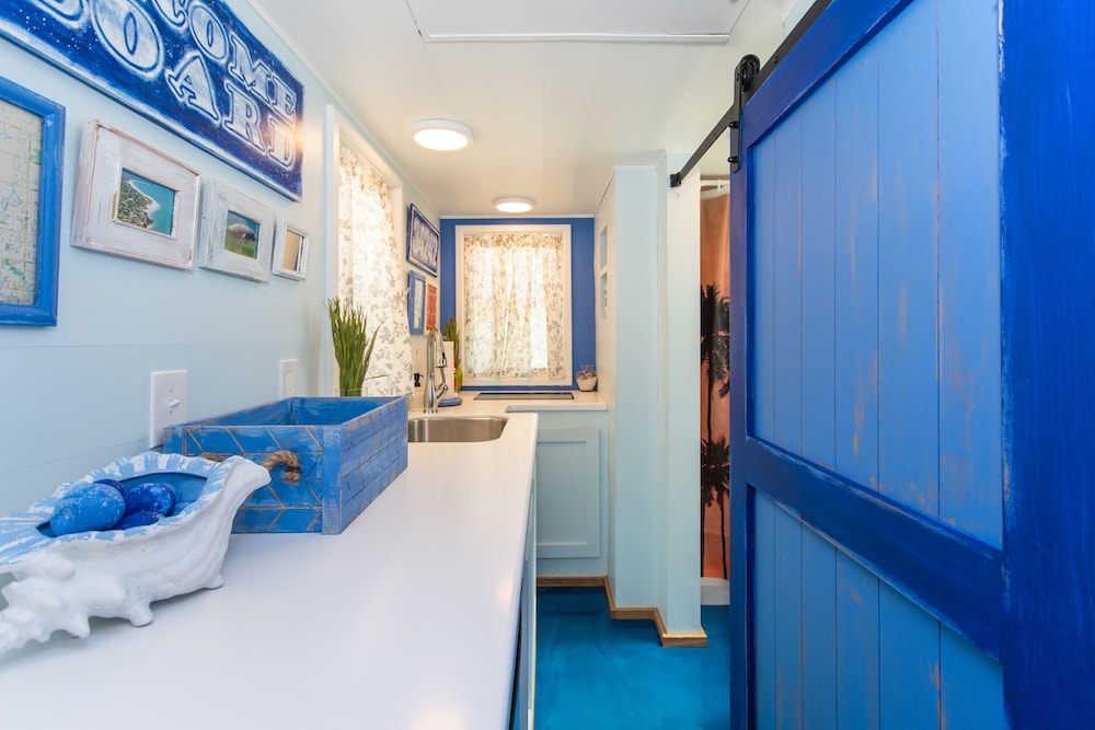 Cabin (Tiny House - Seashell) photo 3