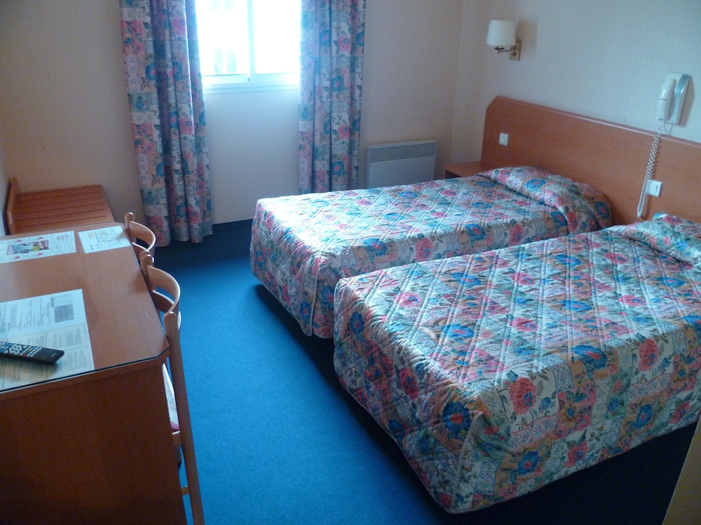 Standard Double or Twin Room - Photo 4
