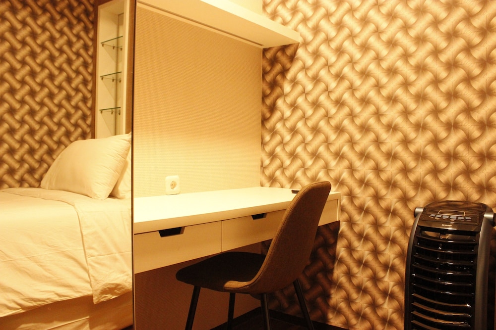 Room - Photo 21