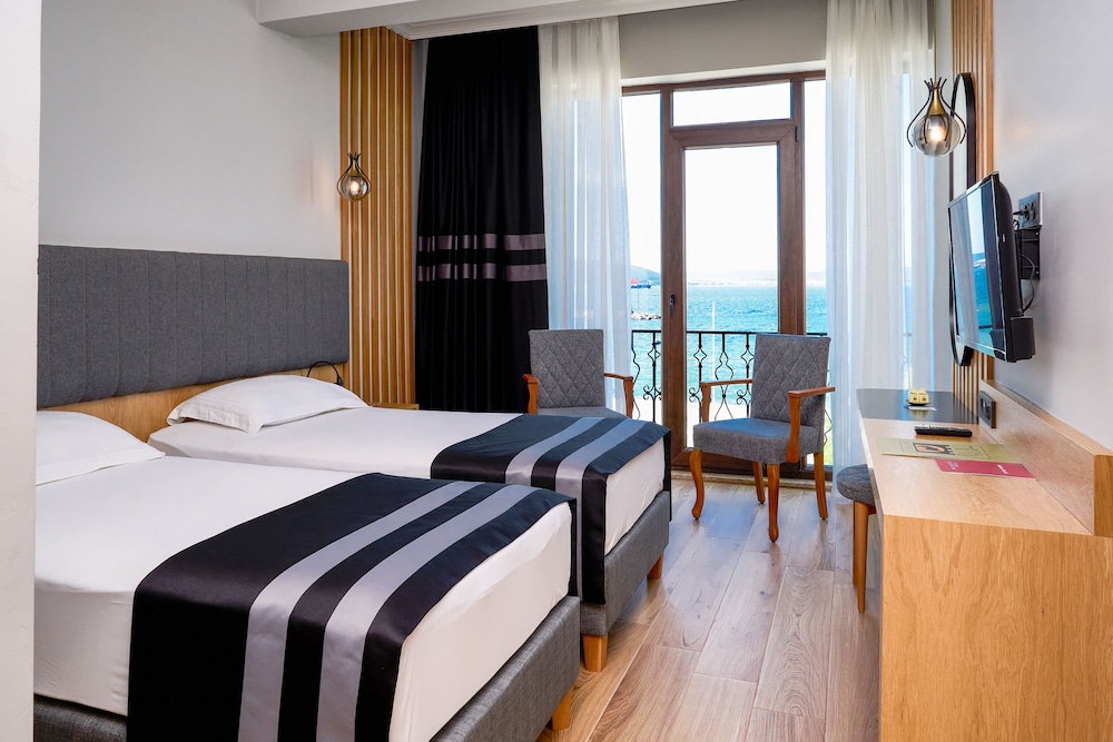 Standard Double or Twin Room, Non Smoking, City View