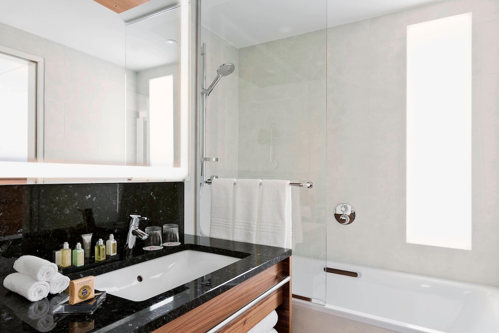 Executive Room, 2 Double Beds - Photo 6