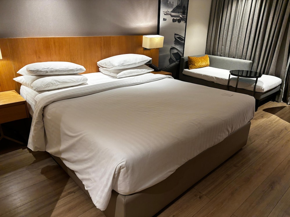 Room, 1 King Bed - Photo 6