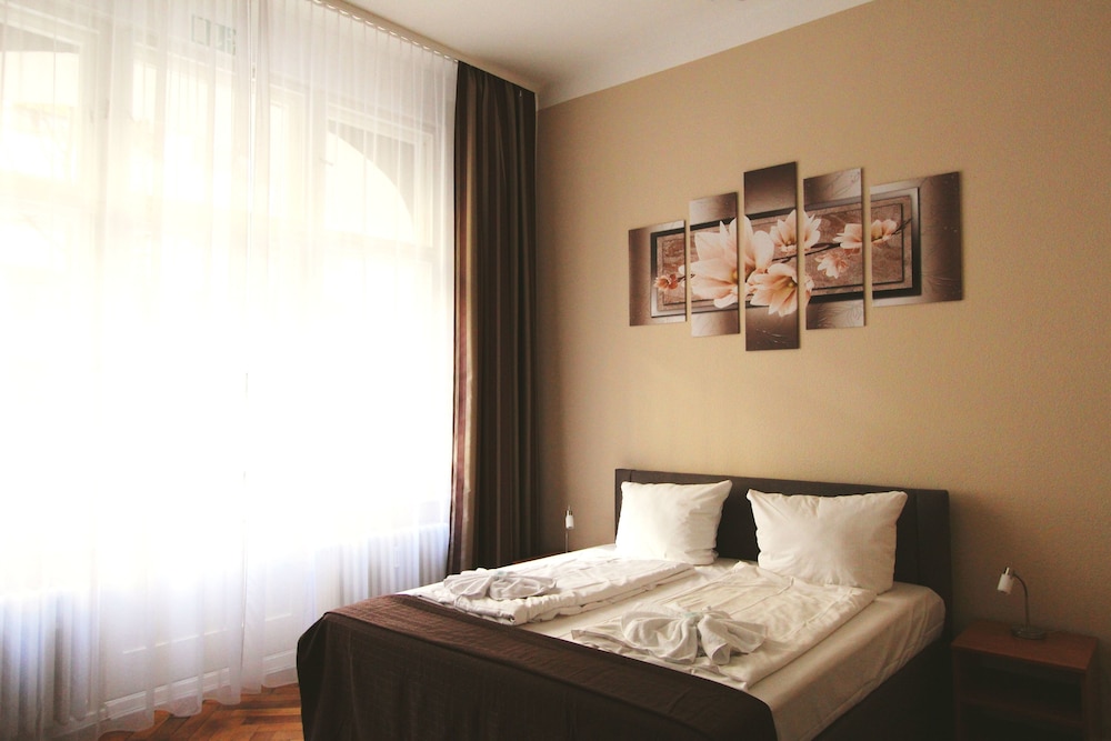 Double Room, Shared Bathroom photo 2