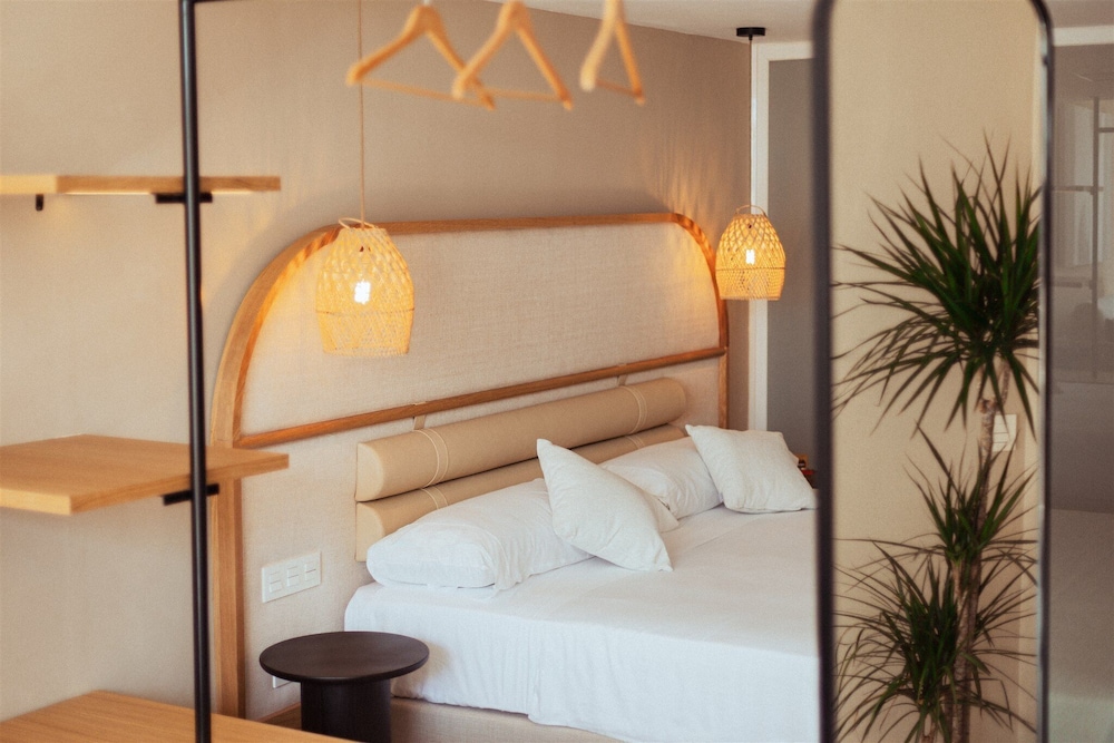 Deluxe Studio Suite, Terrace photo 3