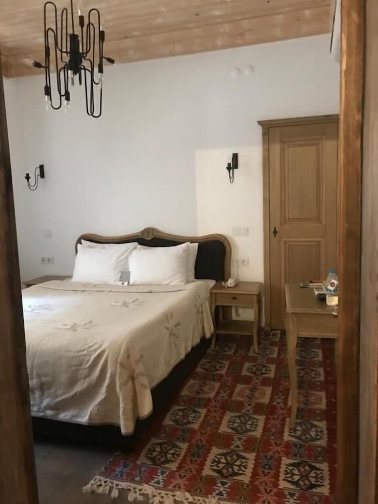 Economy Double Room photo 1