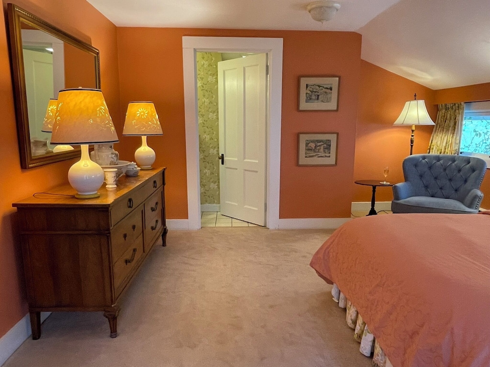 Azalea Room photo 3
