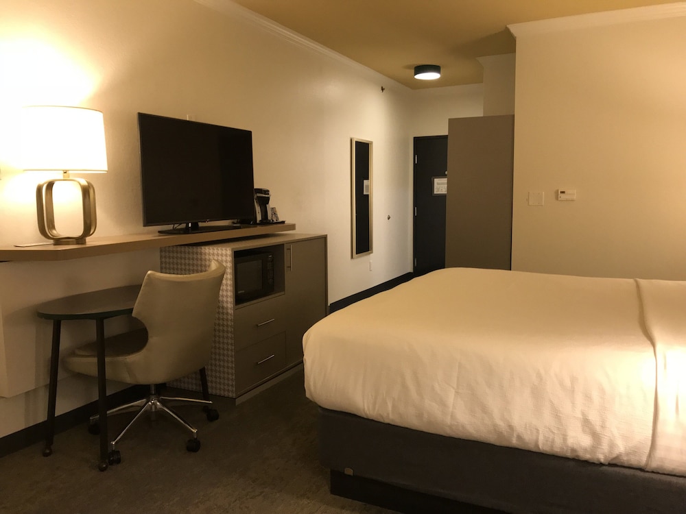 Standard Room, 2 Queen Beds, Accessible (Mobility) - Photo 3