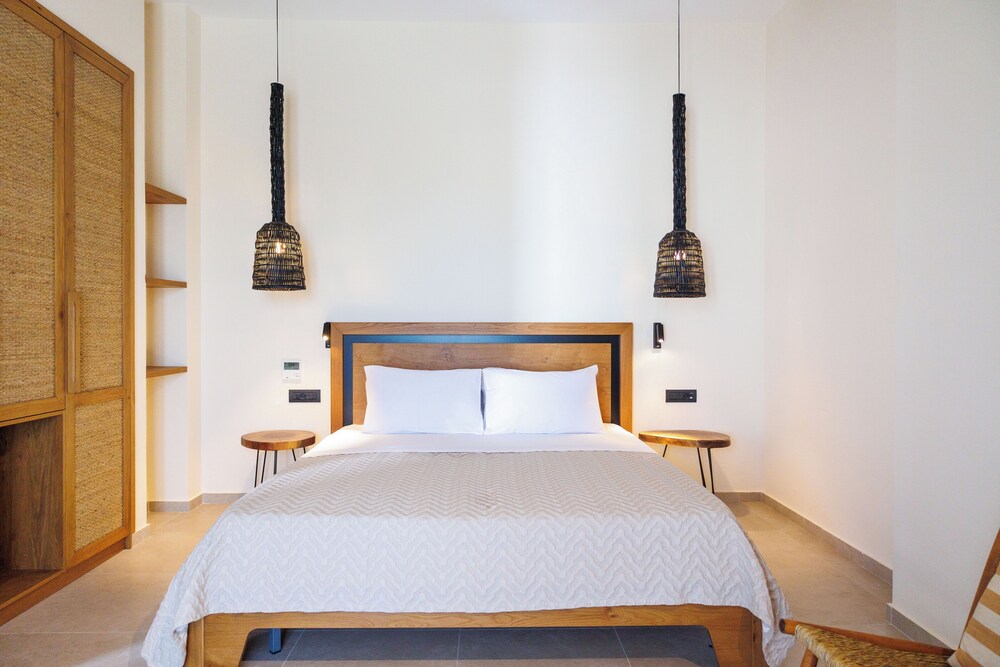 Suite, 2 Bedrooms, Sea View with a private pool