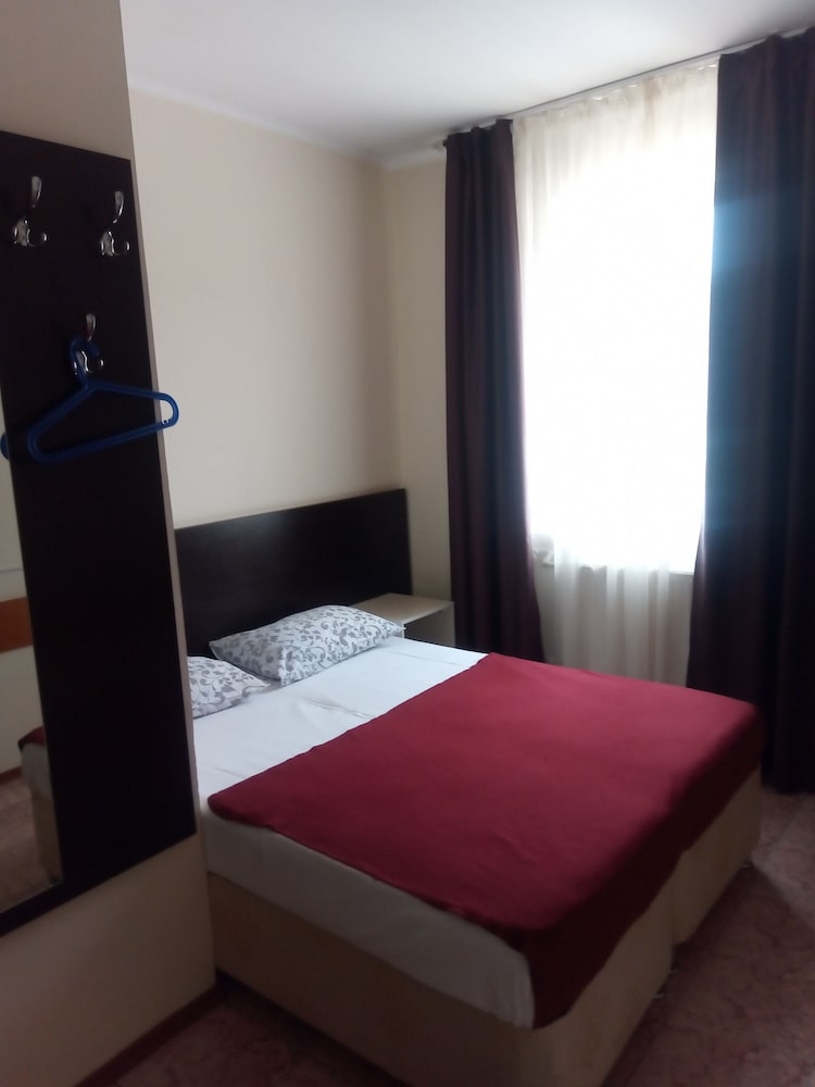 Standard Double or Twin Room photo 1