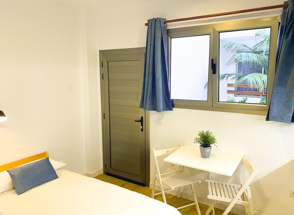 Standard Studio, Garden View, Ground Floor - Photo 12