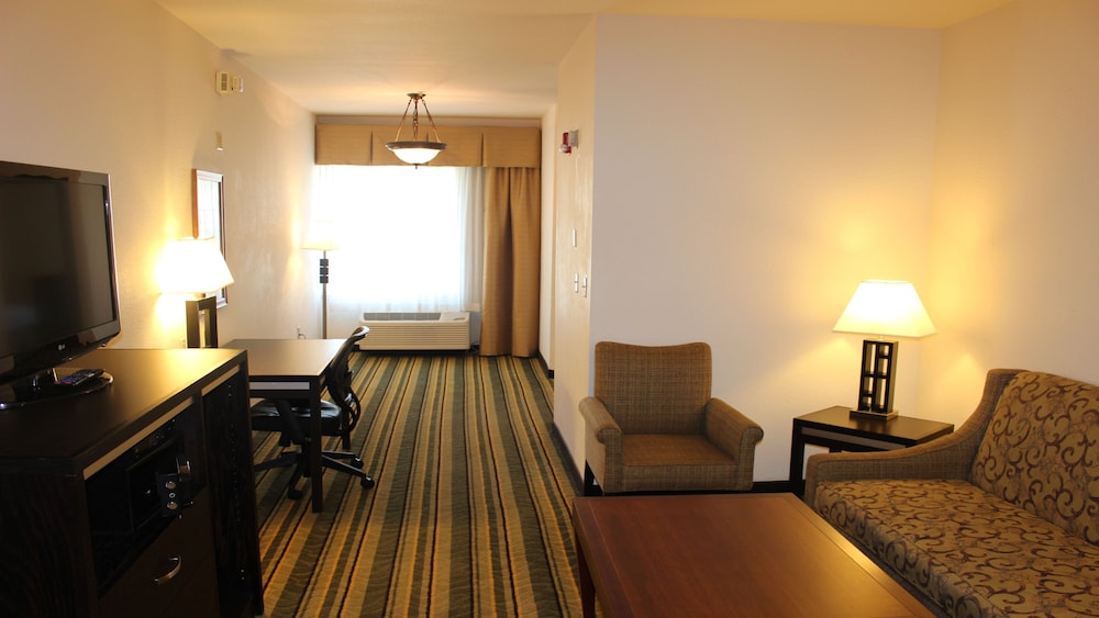 Suite, 1 King Bed, Accessible Bathtub (Mobility) - Photo 4