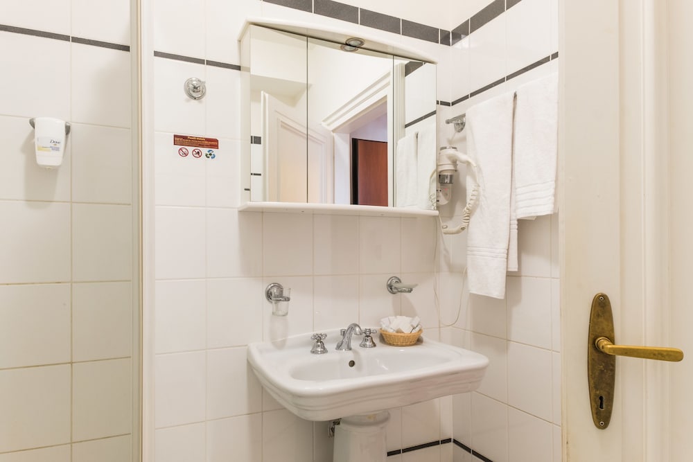 Superior Double or Twin Room - Photo 2