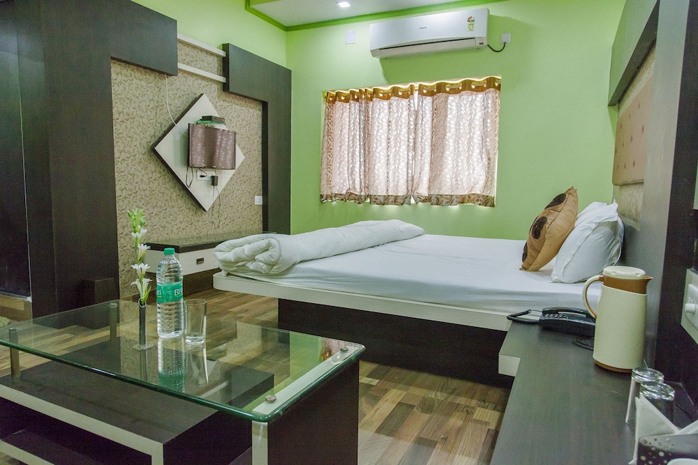 Deluxe Room, 1 Double Bed, Non Smoking photo 2