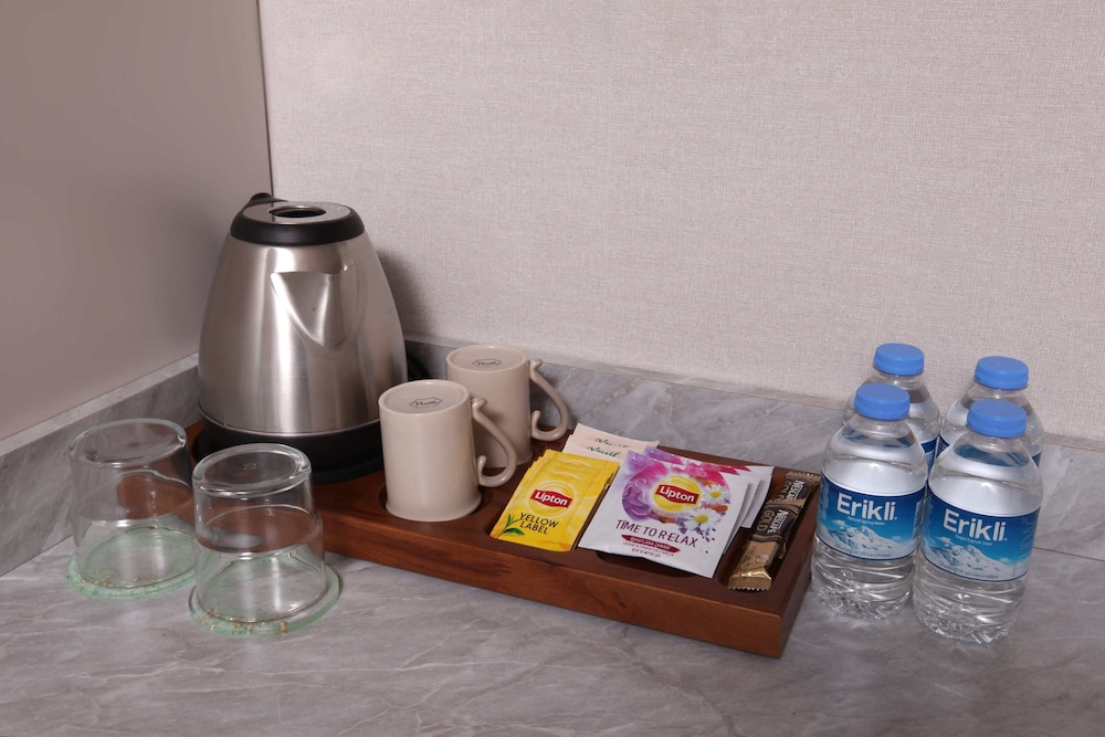 Deluxe Room, 1 King Bed, Non Smoking, City View photo 2