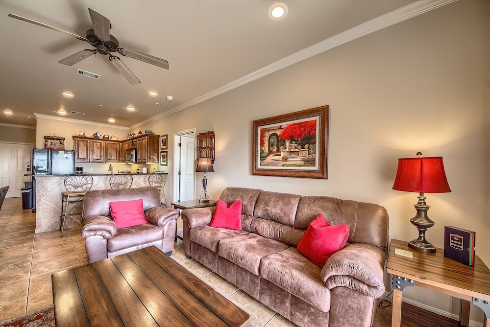 Condo, 3 Bedrooms