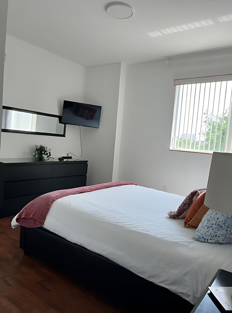 Lovely 1 Bedroom Coral Way Apartment photo 1