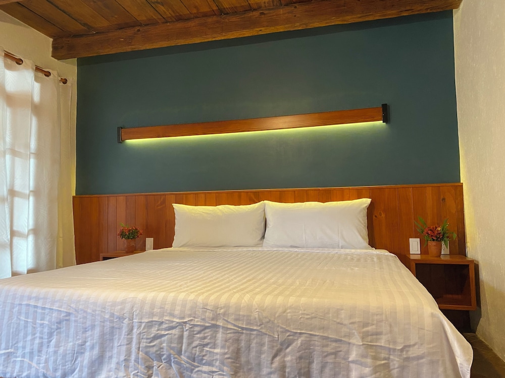 Standard Room, Multiple Beds, Resort View photo 3