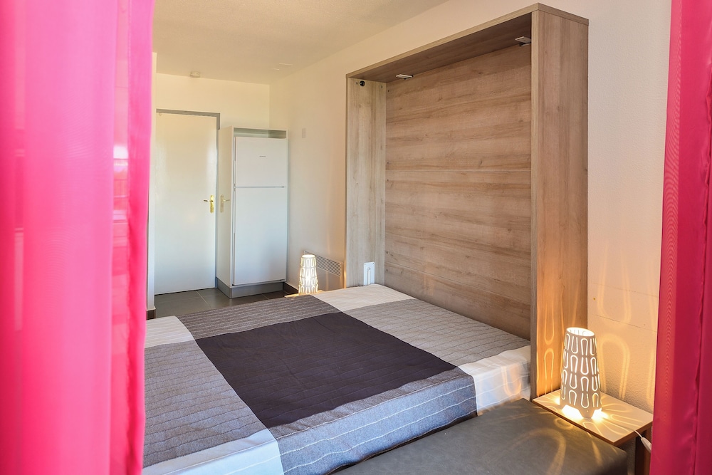 1 Bedroom Apartment 2 persons and 1 baby with Balcony