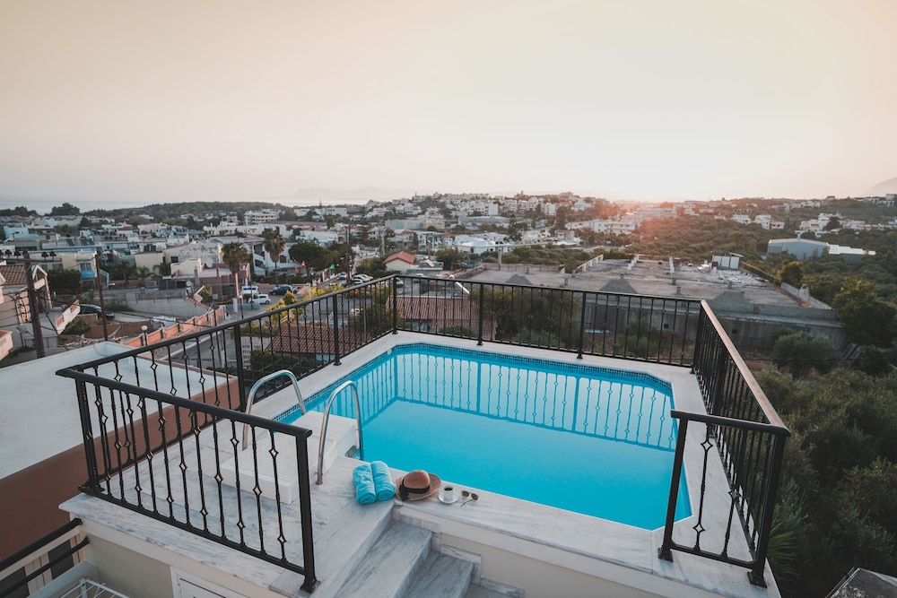Deluxe Suite, 2 Bedrooms, Private Pool photo 2