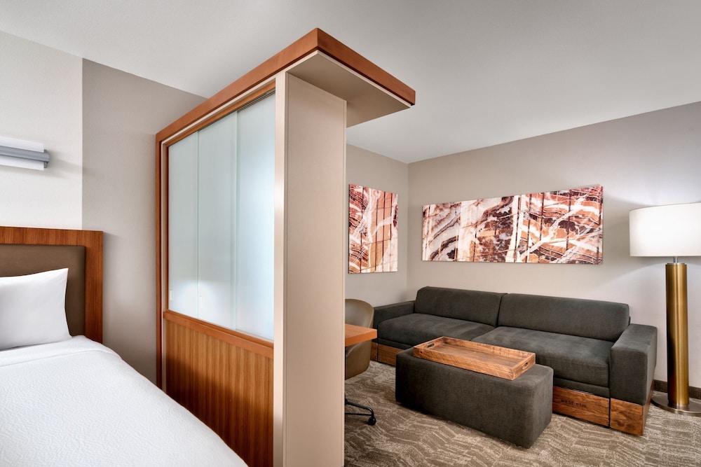 Suite, 2 Queen Beds - Photo 3