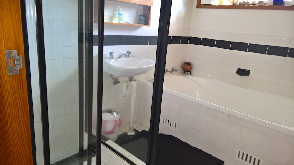 Garden Room with ensuite bathroom