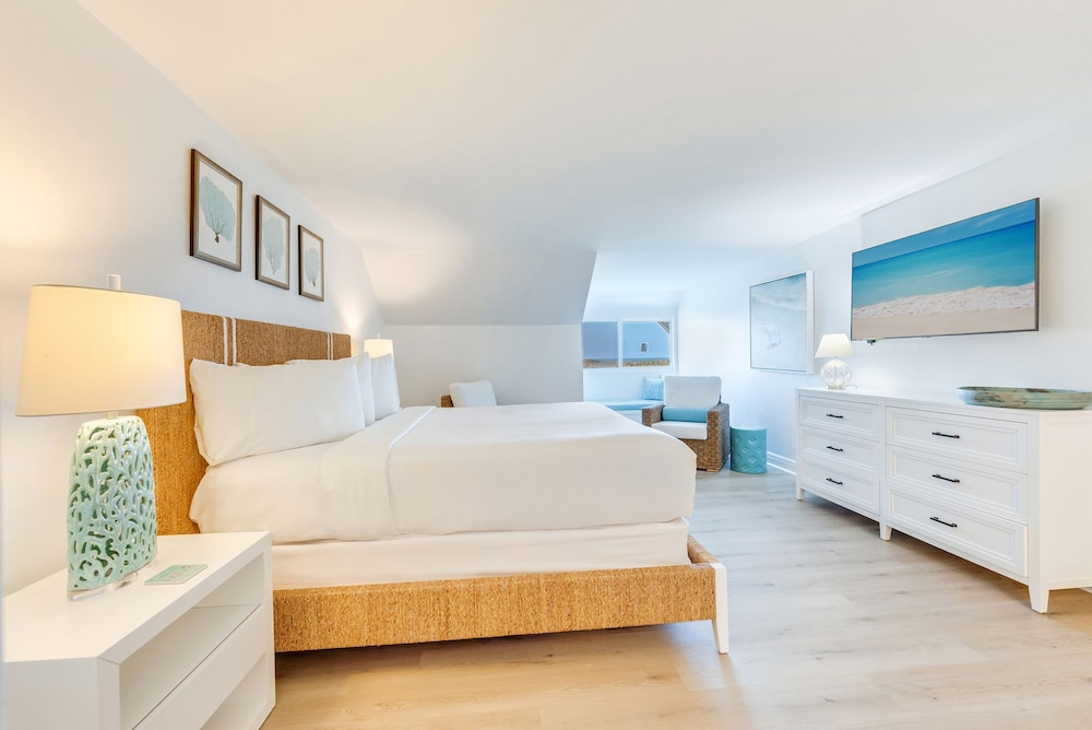 Three Bedroom Bayside Villa Deluxe