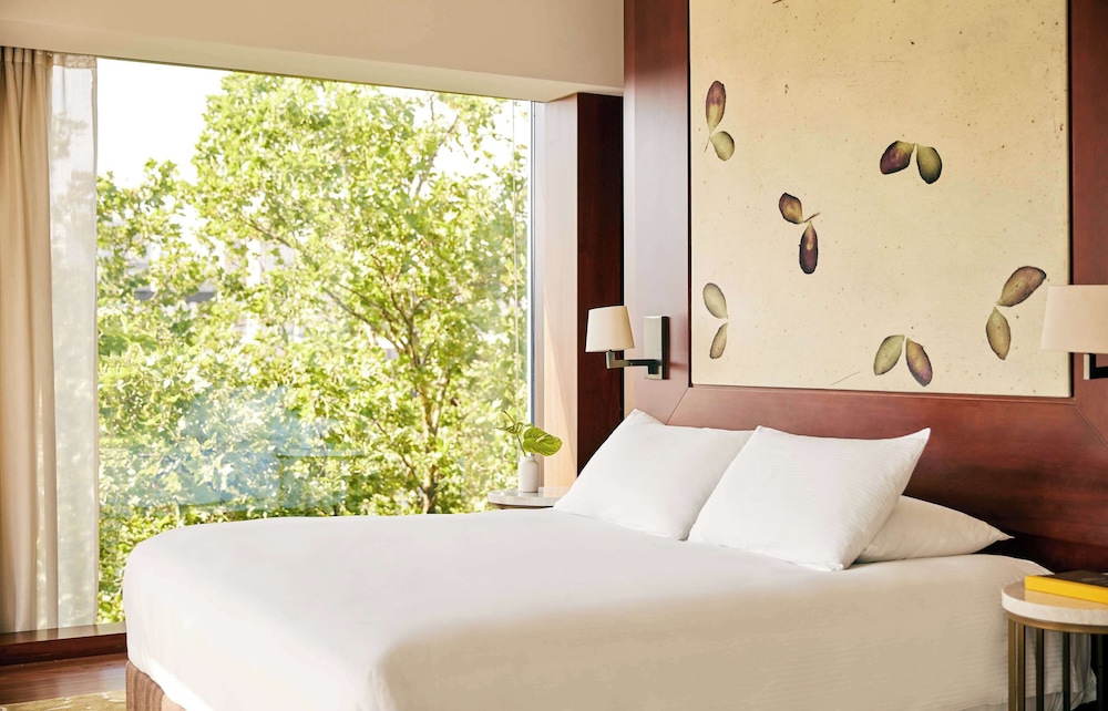 Room, 1 King Bed (High Floor) thumbnail 6