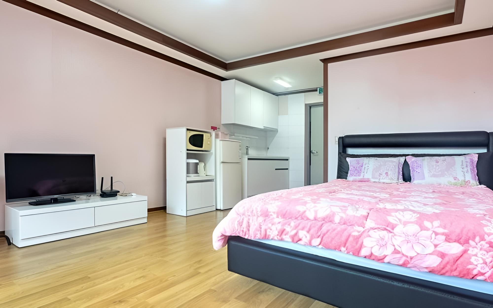 Room (Room 103) photo 3